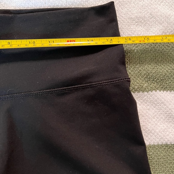 Old Navy Active Black Bike Shorts. L. NWOT. - Picture 3 of 7